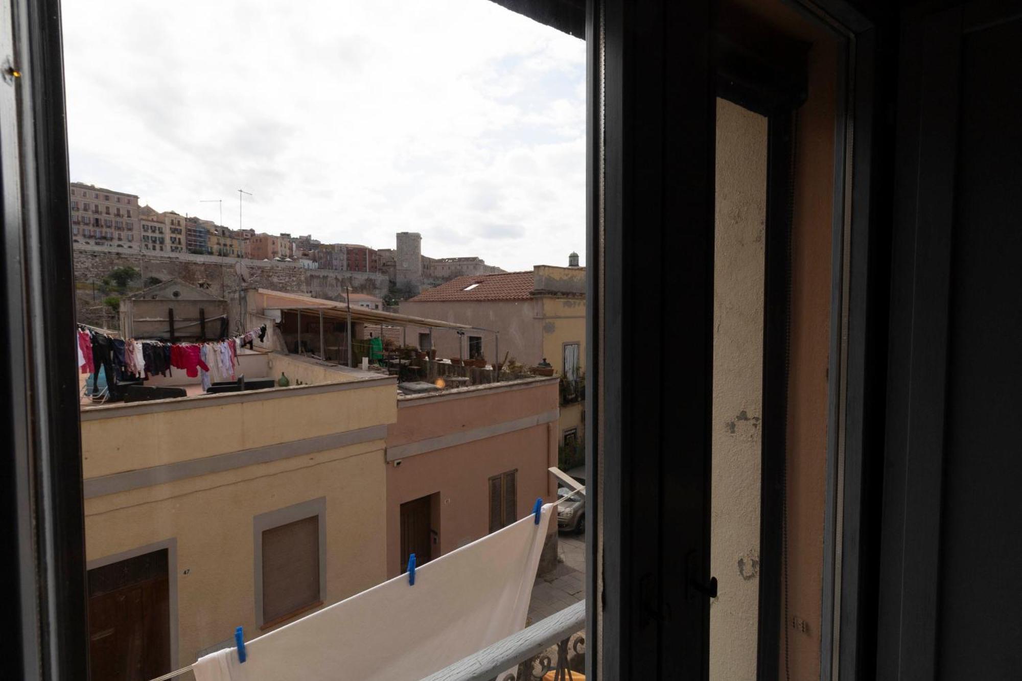 Laribiancos Cagliari Centro Storico Apartment Exterior foto